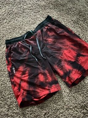 Men’s Roark Athletic Tye Dye Red Shorts Size 32